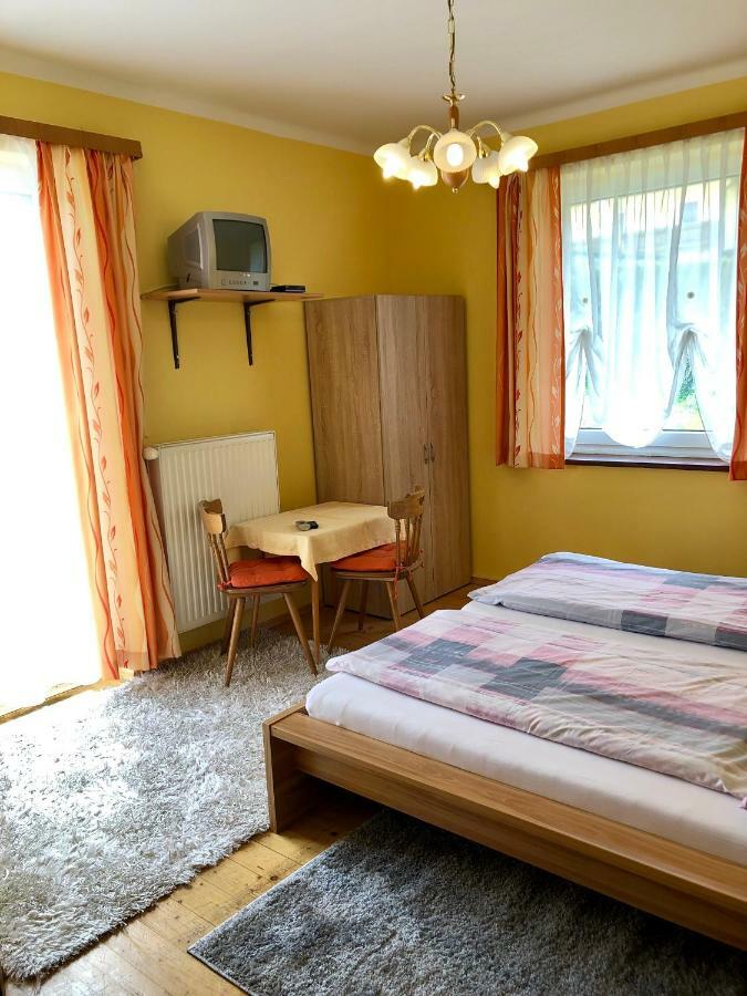 Gasthof-Pension Reidnwirt Baldramsdorf Esterno foto